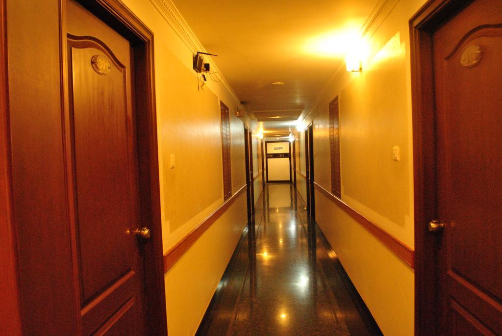Hotel Sona'S Tiruchirappalli Kültér fotó