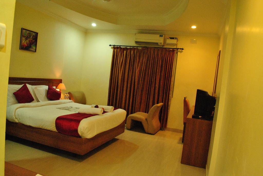 Hotel Sona'S Tiruchirappalli Kültér fotó